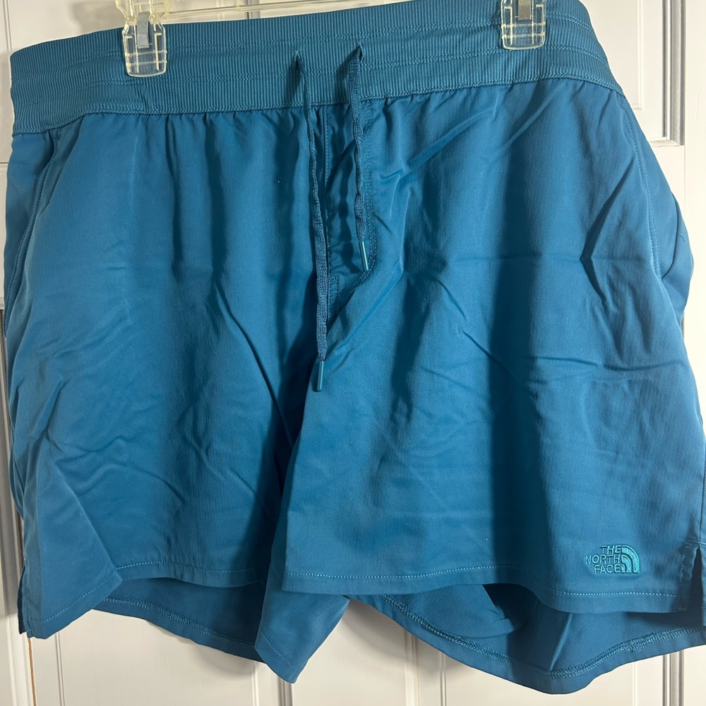 The North Face Women's Teal Wander Shorts